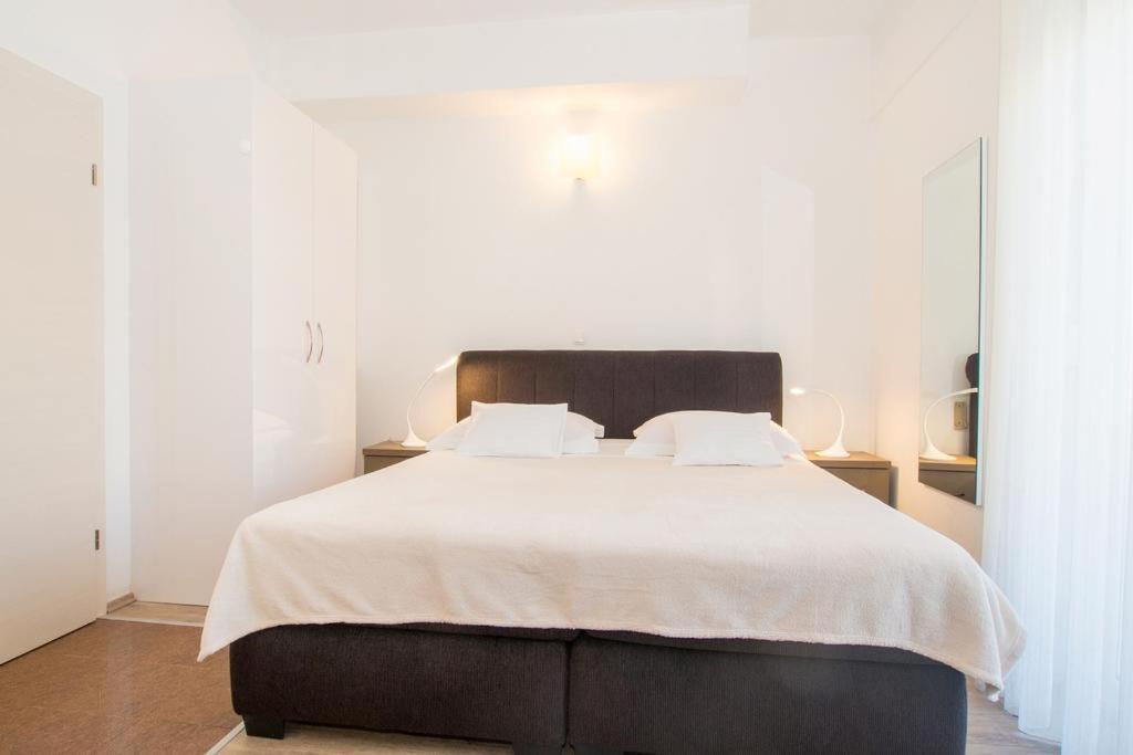 Bed & Breakfast Pino Podstrana Luaran gambar