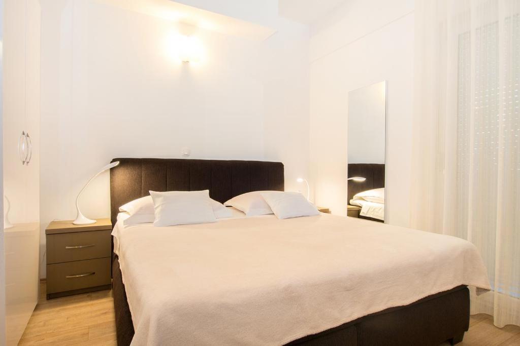 Bed & Breakfast Pino Podstrana Luaran gambar