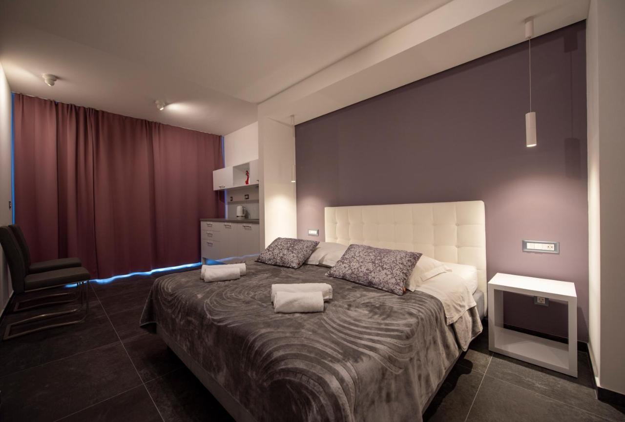 Bed & Breakfast Pino Podstrana Luaran gambar